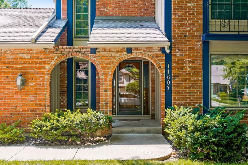 11607 W 101st St, Overland Park, KS 66214