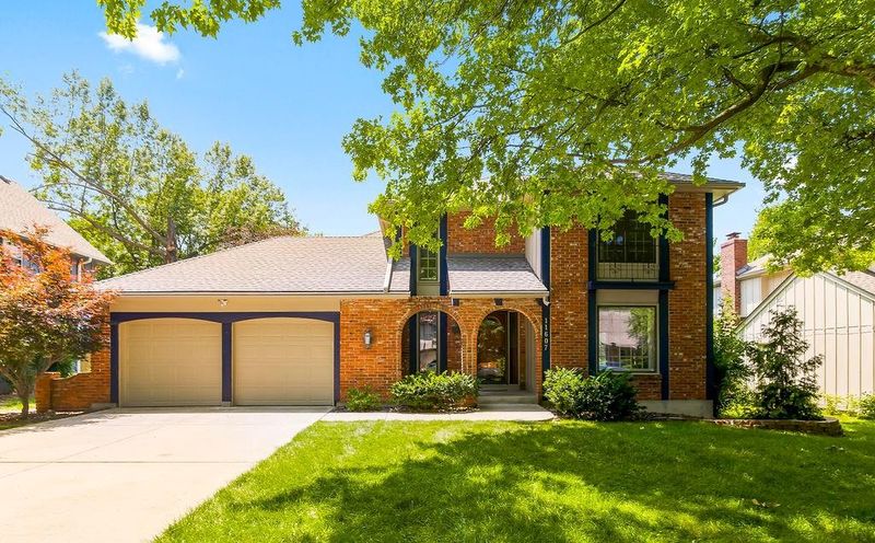 11607 W 101st St, Overland Park, KS 66214