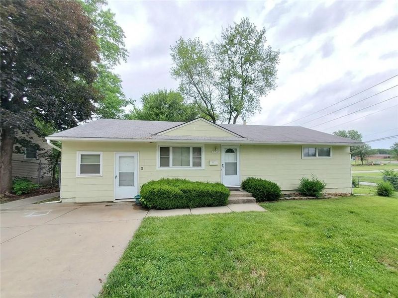 7410 E 86th St, Kansas City, MO 64138