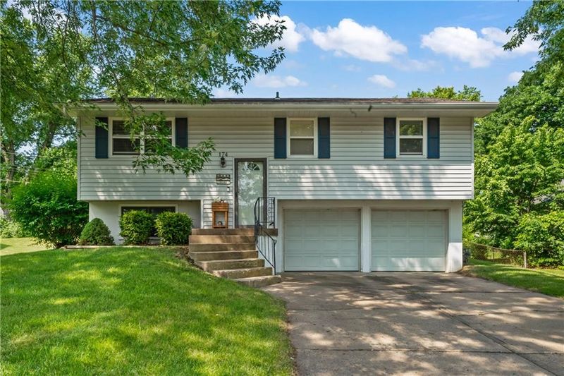 174 Lee Dr, Liberty, MO 64068