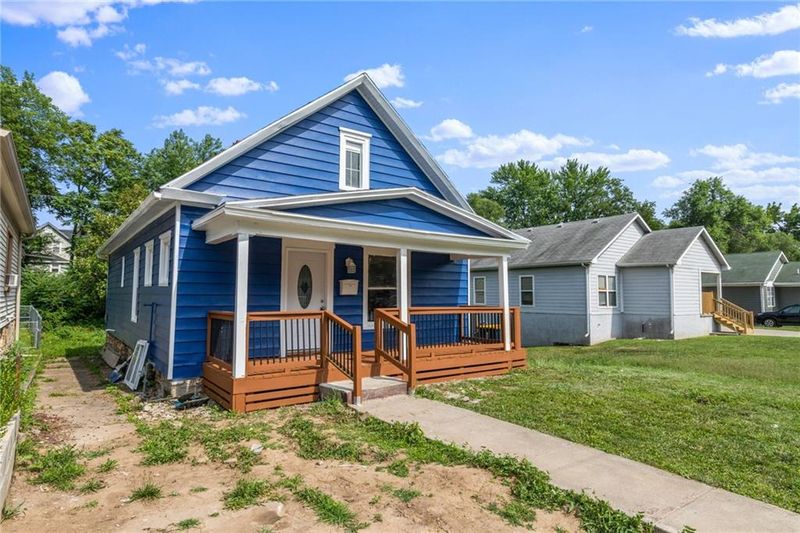 3525 Wayne Ave, Kansas City, MO 64128