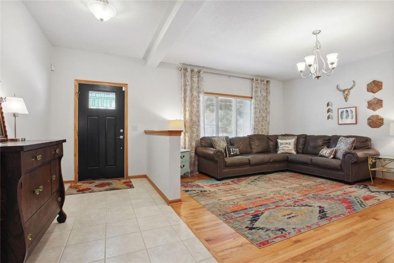 10301 N Avalon Ave, Kansas City, MO 64154
