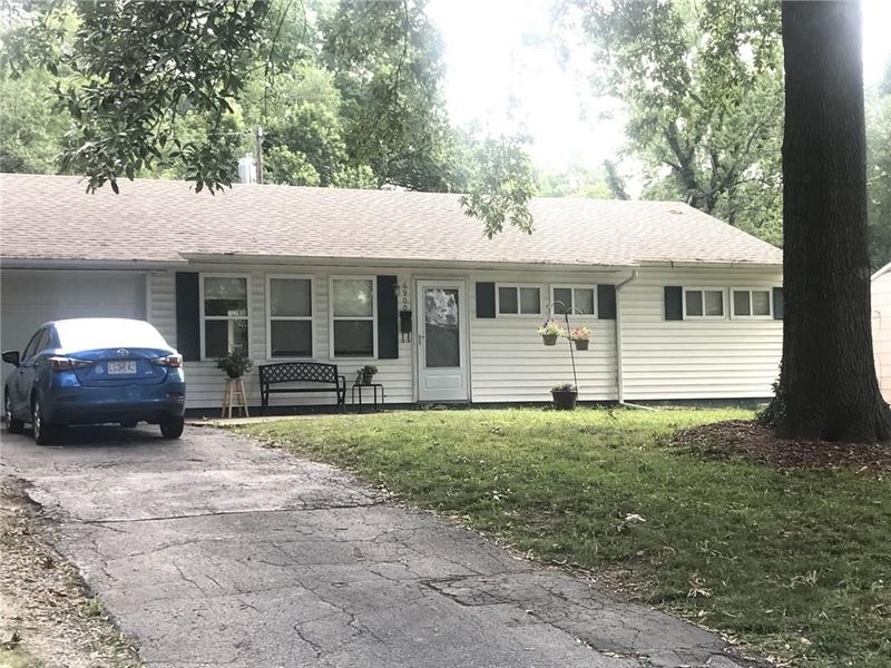 6900 E 114th Ter, Kansas City, MO 64134