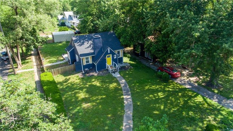 1400 E 77th St, Kansas City, MO 64131