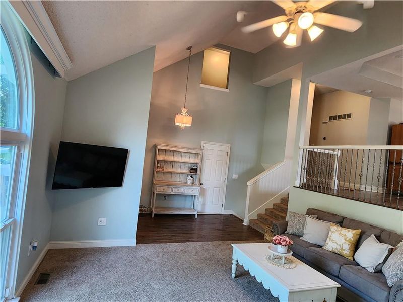 8709 N Carson Ave, Kansas City, MO 64153