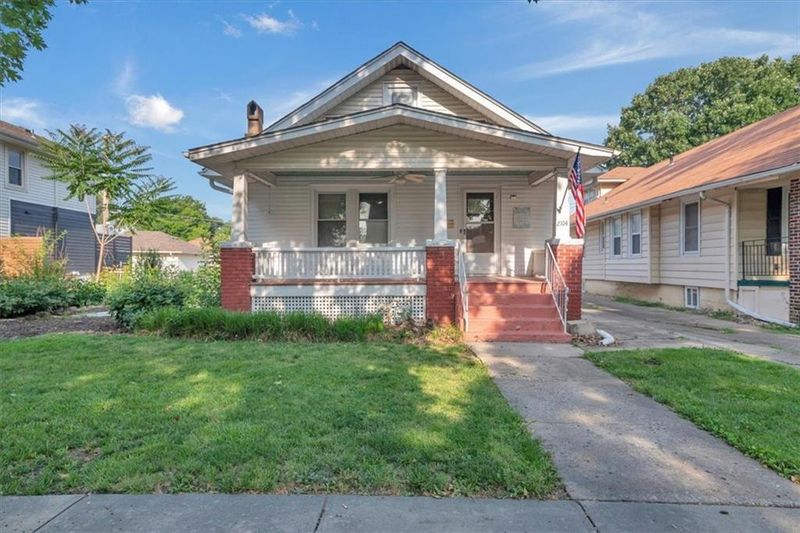 2104 Gentry St, Kansas City, MO 64116