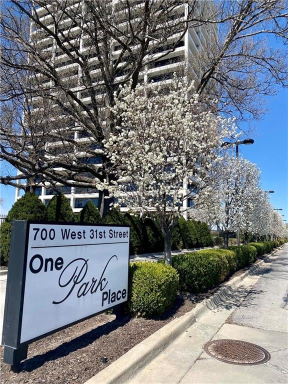 700 W 31st St #1601, Kansas City, MO 64108