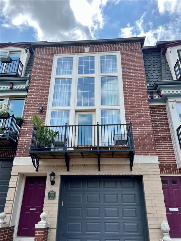 2936 Walnut St, Kansas City, MO 64108