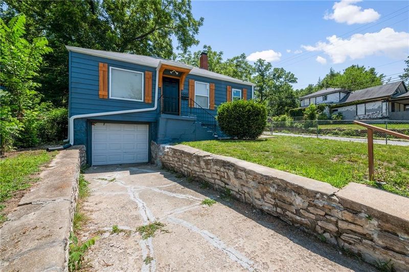 5665 Bales Ave, Kansas City, MO 64130