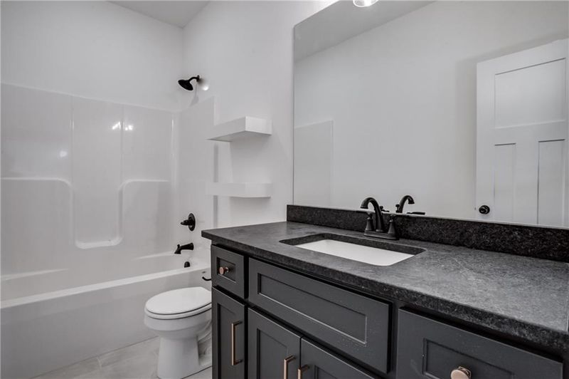 6777 Prairie Ln, Kansas City, MO 64152