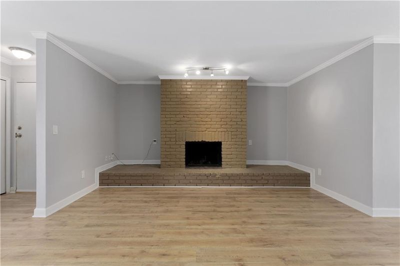4057 Walnut St #2, Kansas City, MO 64111