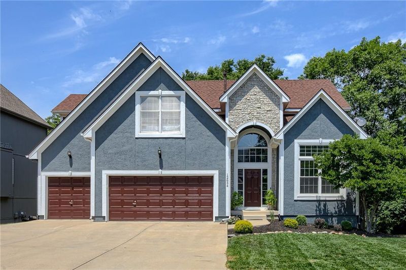 12654 S Hallet St, Olathe, KS 66062