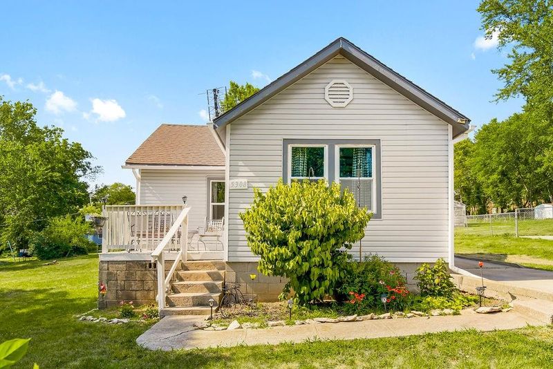 5308 NE 50th St, Kansas City, MO 64119