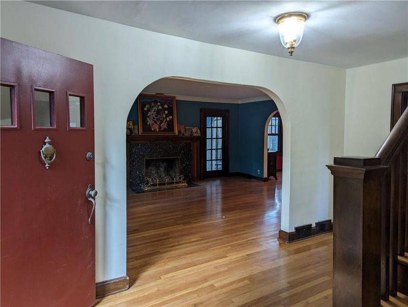 26 E 69th Ter, Kansas City, MO 64113