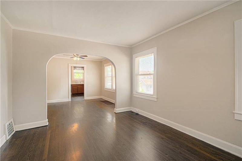 1854 E 68 Ter, Kansas City, MO 64112