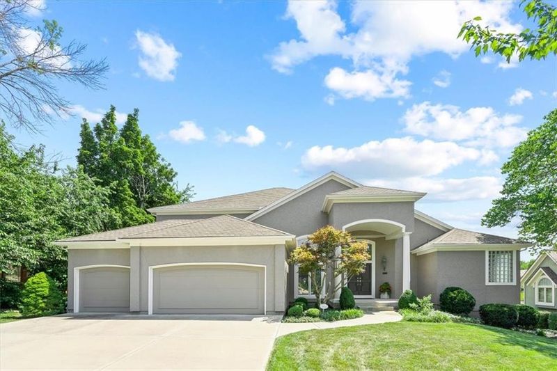 5805 W 131 St, Overland Park, KS 66209