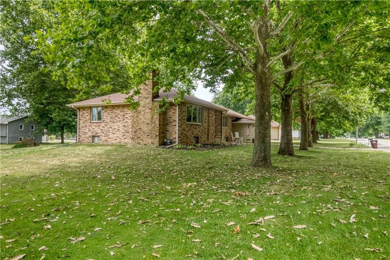 306 N Craig St, Clinton, MO 64735