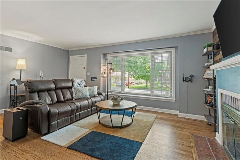 8737 Daniel Boone Rd, Kansas City, MO 64114