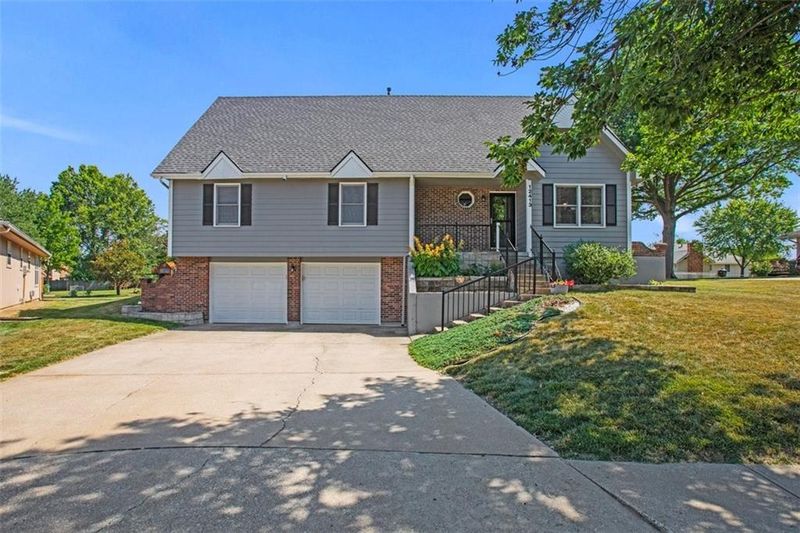 12413 E 58th Pl, Kansas City, MO 64133