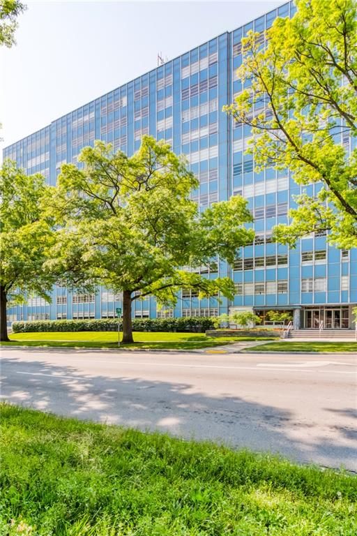 333 W Meyer Blvd #411, Kansas City, MO 64113