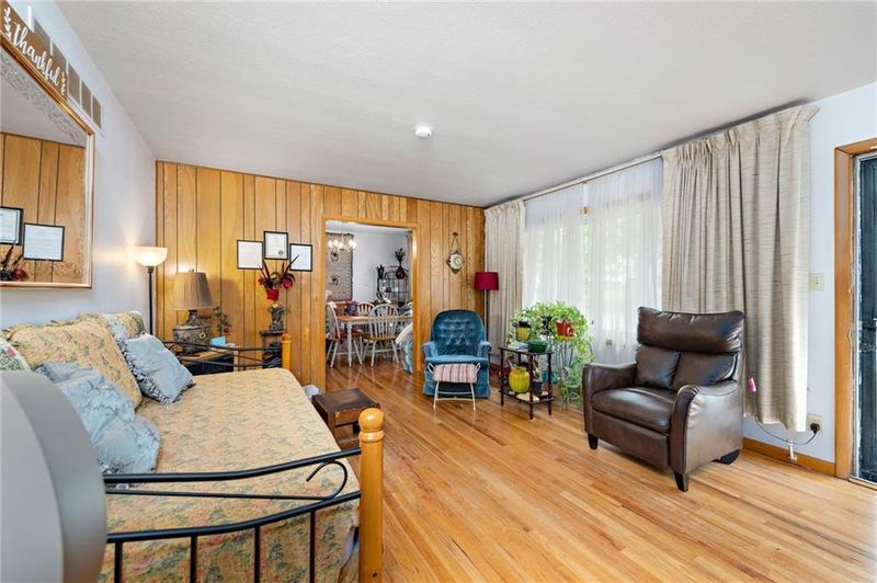 10901 E 77th Ter, Raytown, MO 64138