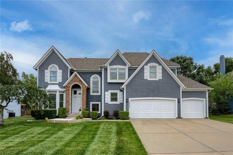 14161 Bond St, Overland Park, KS 66221