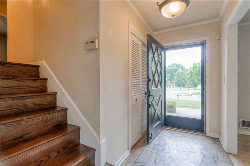 9643 Beverly Dr, Overland Park, KS 66207