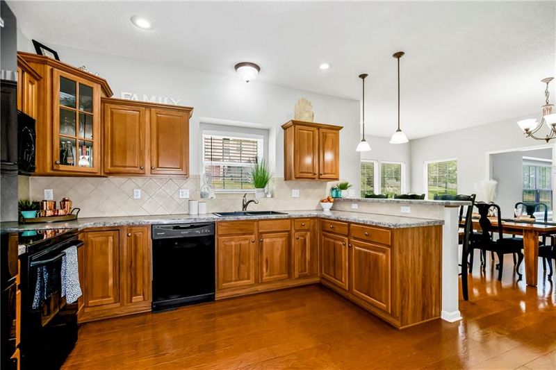 5035 NW Woodside Dr, Riverside, MO 64150