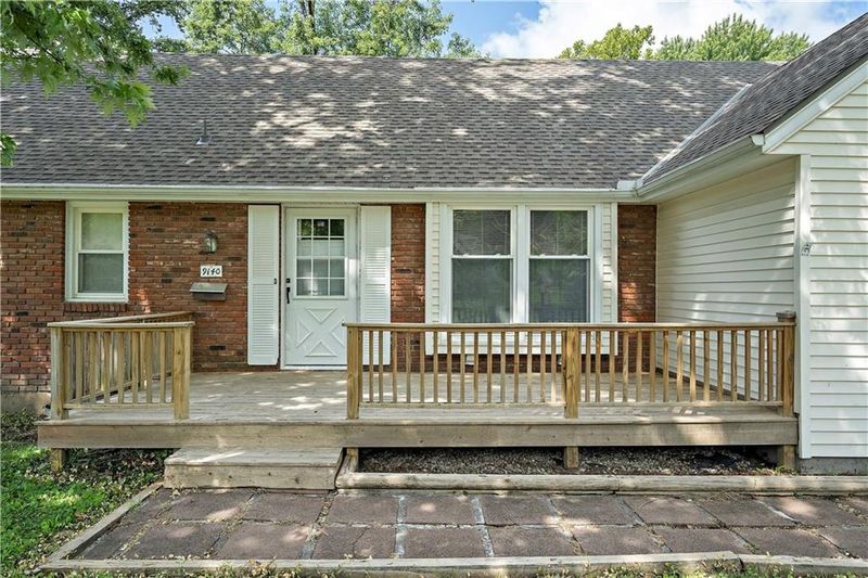 9140 Switzer Rd, Overland Park, KS 66214