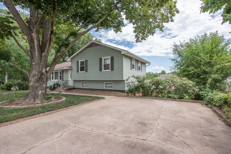 17 E Park Ave, Kansas City, MO 64119
