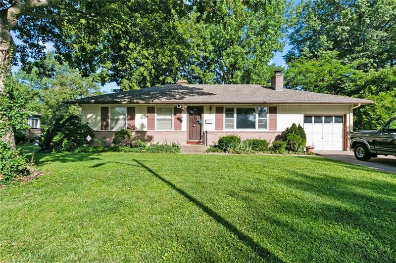 4922 Gladstone Ave, Kansas City, MO 64119