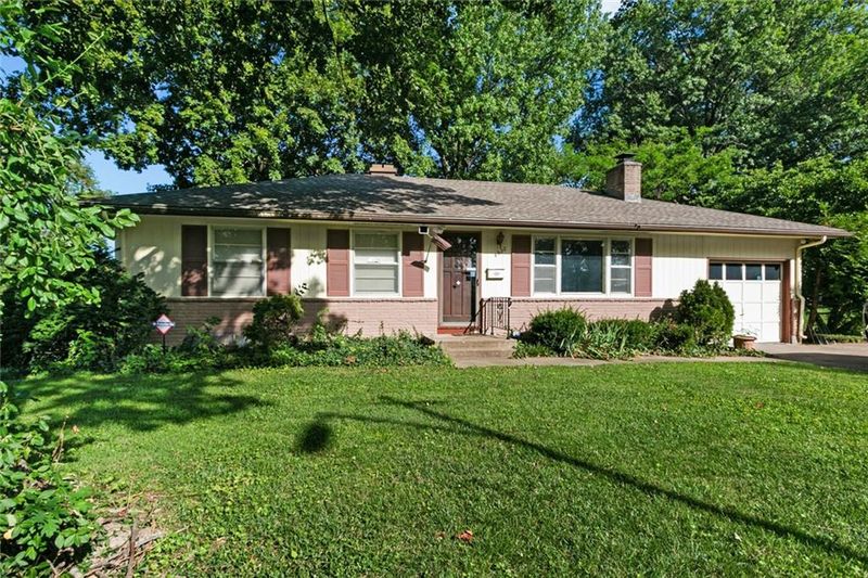 4922 Gladstone Ave, Kansas City, MO 64119
