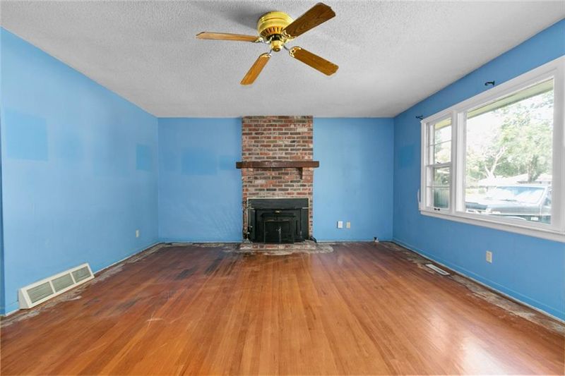 4922 Gladstone Ave, Kansas City, MO 64119