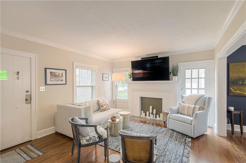 6206 Oak St, Kansas City, MO 64113