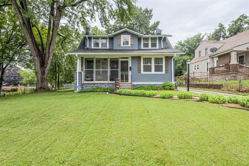 917 E 79th Ter, Kansas City, MO 64131