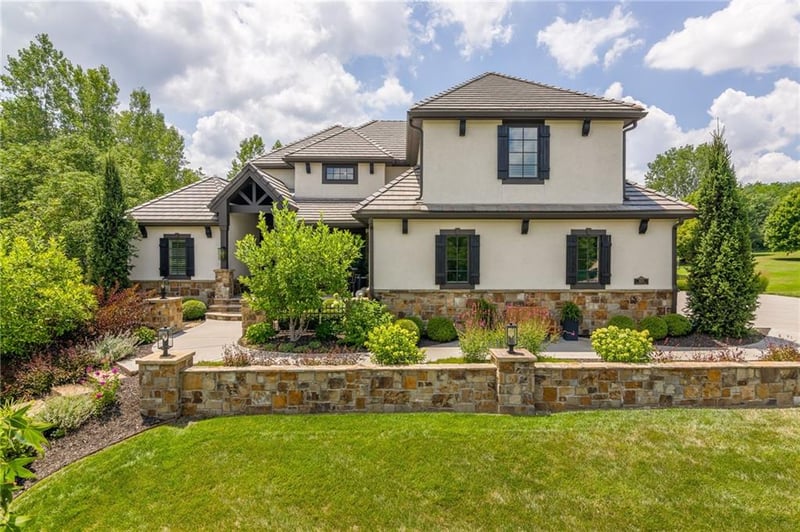 8510 N Sycamore Ave, Kansas City, MO 64157