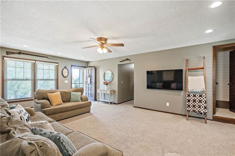 7601 NW 69th Ter, Kansas City, MO 64152