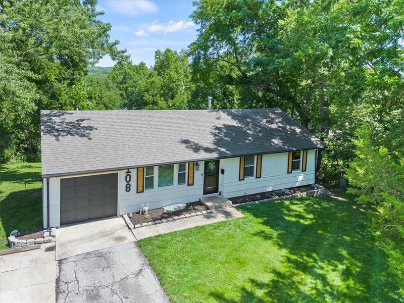 108 E 96th Ter, Kansas City, MO 64114