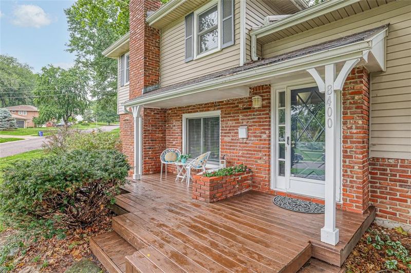 8400 W 90th St, Overland Park, KS 66212