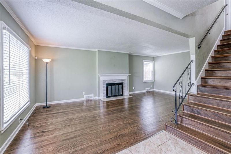 443 E 79th St, Kansas City, MO 64131