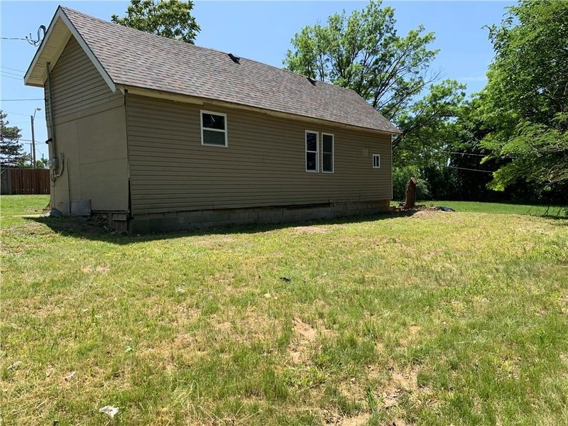 5043 Chestnut Ave, Kansas City, MO 64110