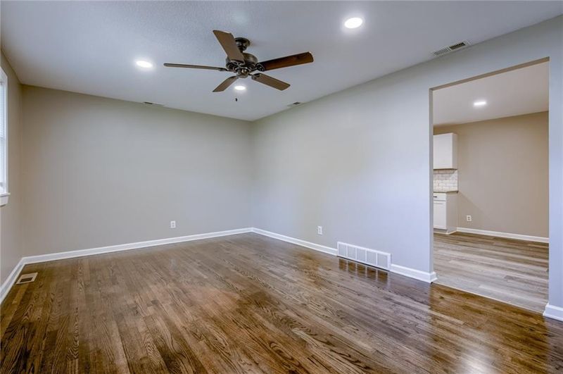 7402 E 86th St, Kansas City, MO 64138