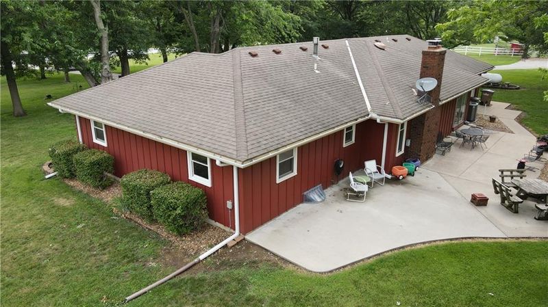 905 Wesley Cir, Raymore, MO 64083