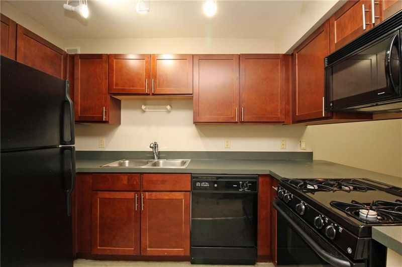 600 E 8th St #3S, Kansas City, MO 64106