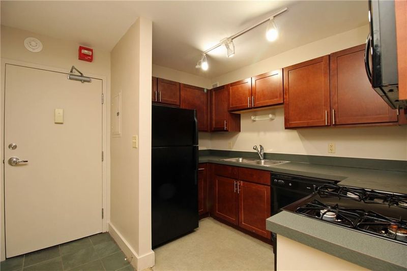 600 E 8th St #3S, Kansas City, MO 64106