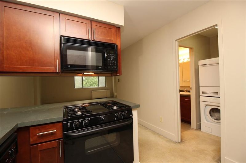 600 E 8th St #3S, Kansas City, MO 64106