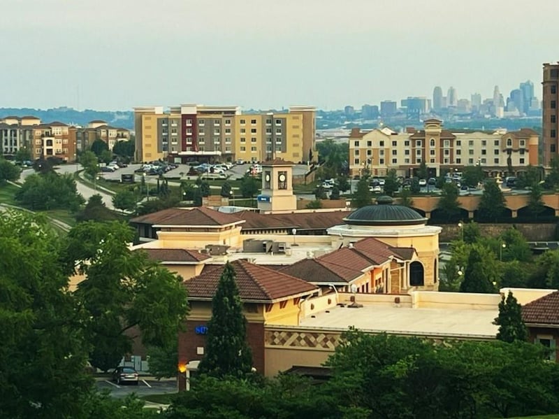 1200 NW 43rd Ter, Kansas City, MO 64116