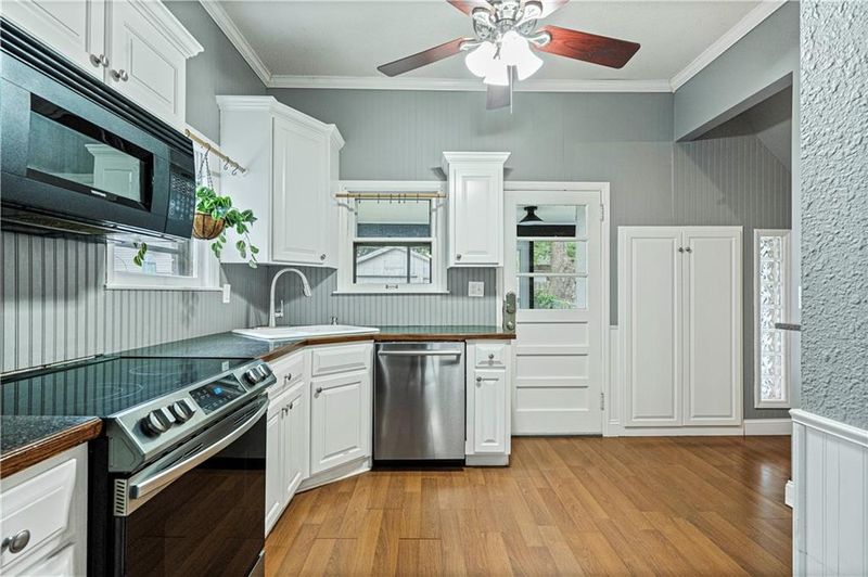 4012 Mercier St, Kansas City, MO 64111