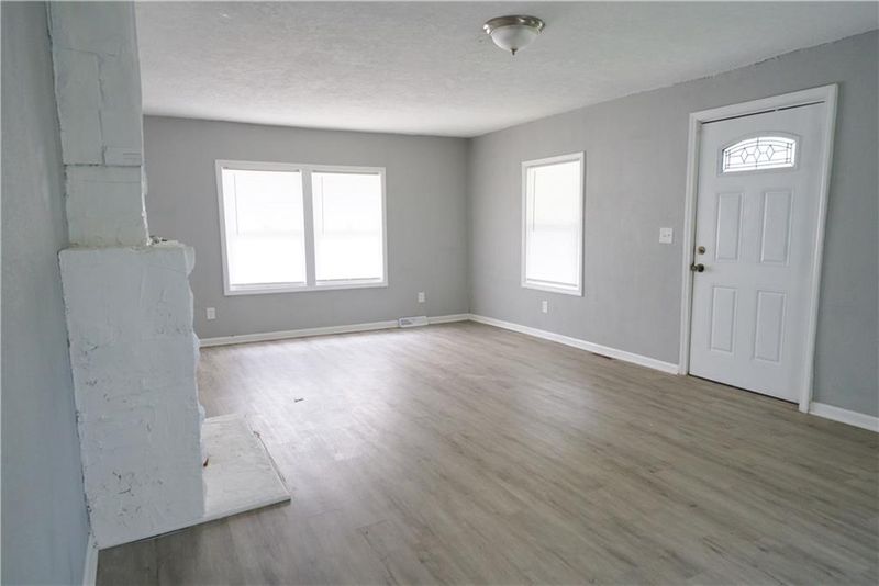 8319 Wayne Ave, Kansas City, MO 64131