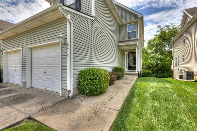 8675 NE 97 St, Kansas City, MO 64157